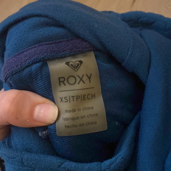 Quilted Blue Roxy Sweatshirt ✨ - Picture 2 of 3